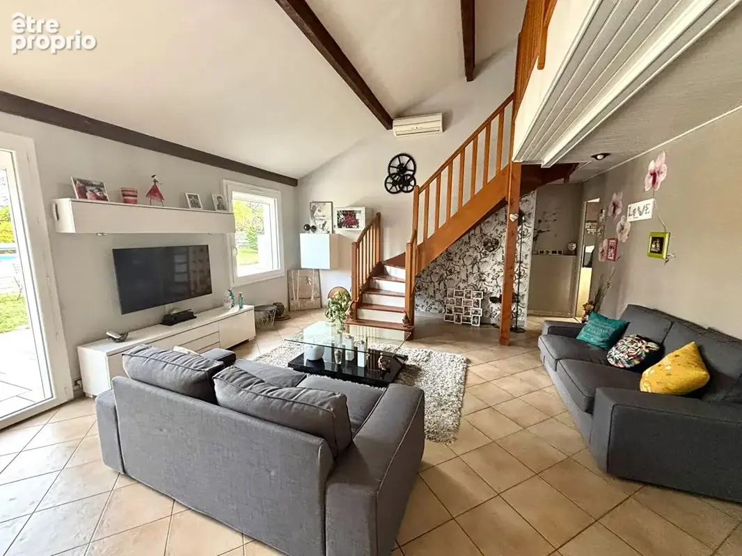 Maison Balan 6 pièces 173m2 sur un terrain de 1632m² avec piscine - photo 7