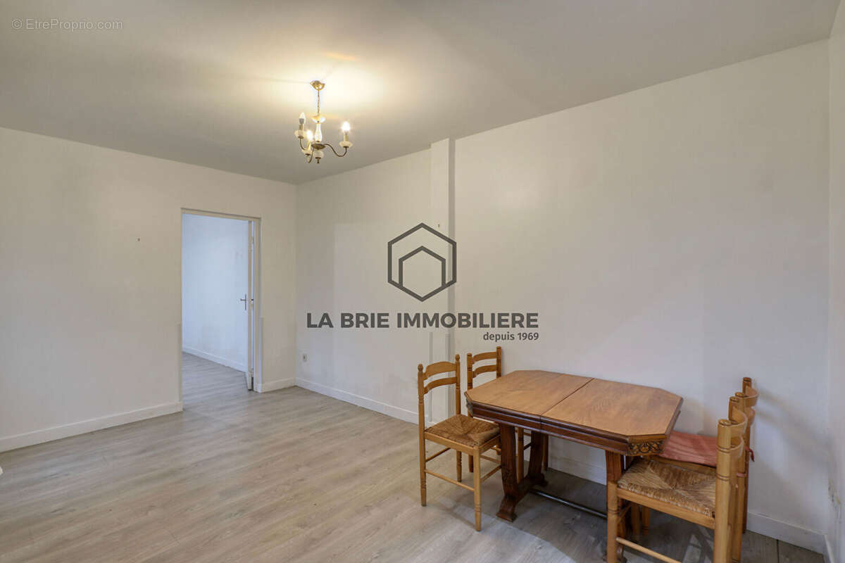 Maison à VILLECRESNES