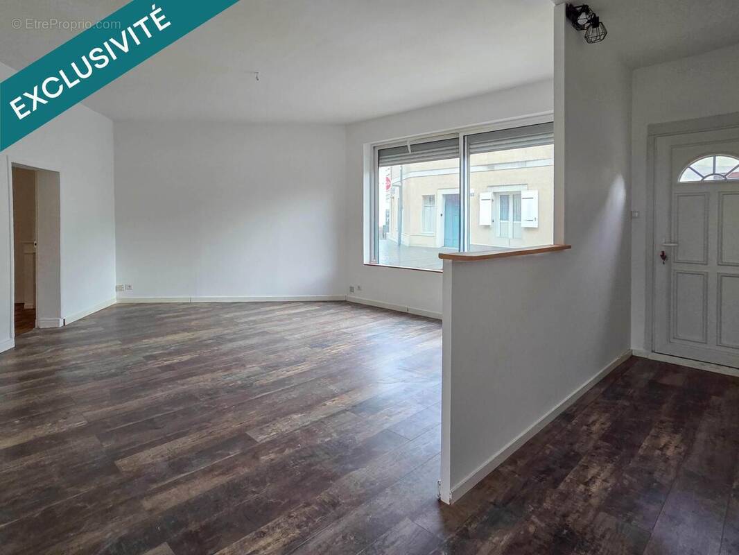 Photo 1 - Maison à VERNOIL