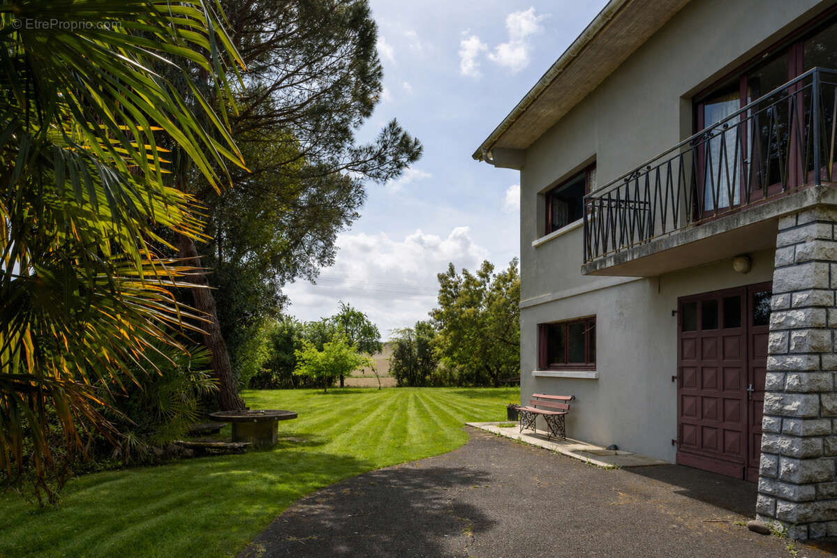 Maison à AMOU