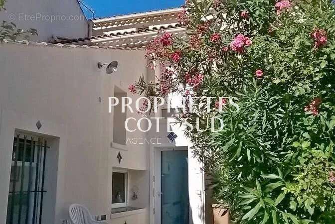 Maison de village avec cour et piscine – Montfaucon - photo 3