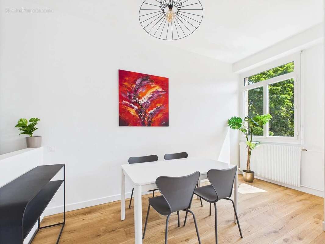 Appartement à NEUILLY-SUR-SEINE