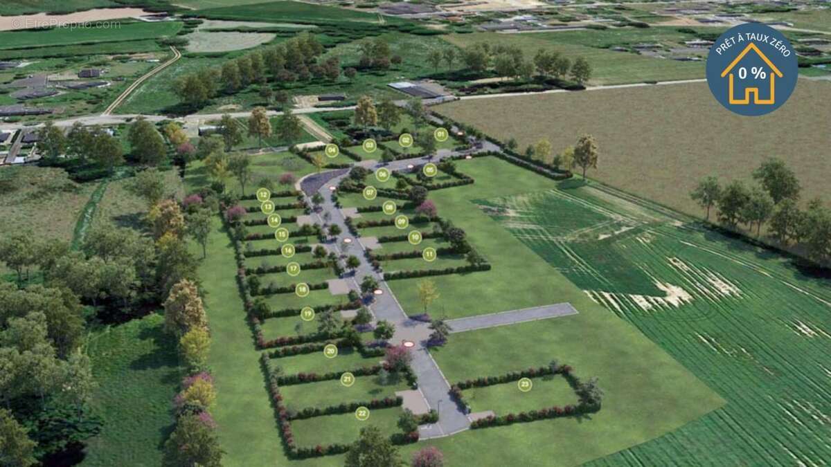 Terrain à LIVRE-SUR-CHANGEON