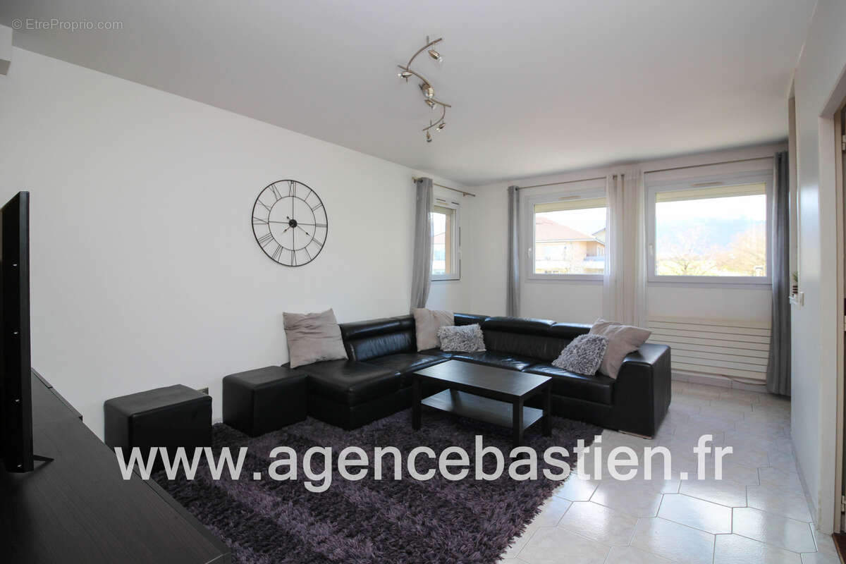 Appartement à VERSONNEX