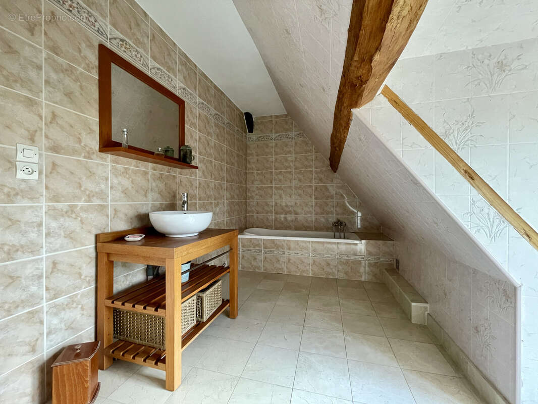 Maison à ARNIERES-SUR-ITON