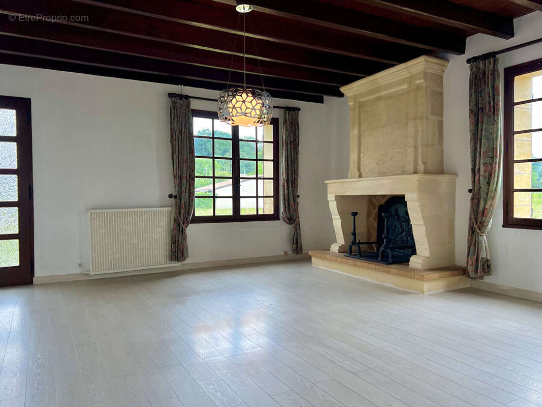 Maison à GENISSAC