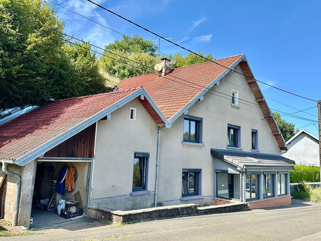 Maison à CLERVAL