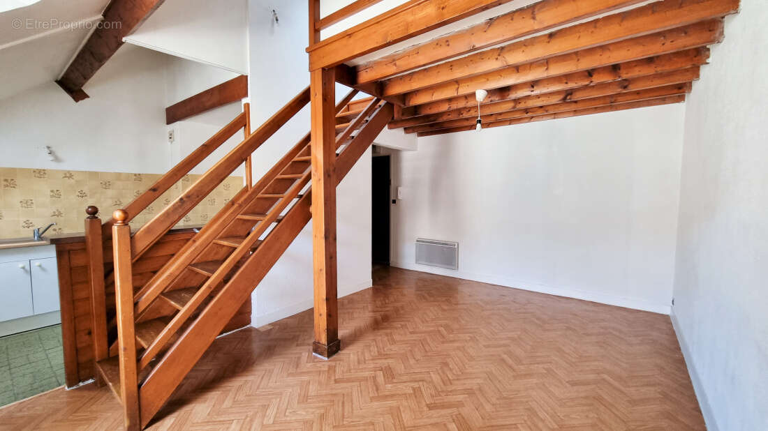 Appartement à MORIGNY-CHAMPIGNY