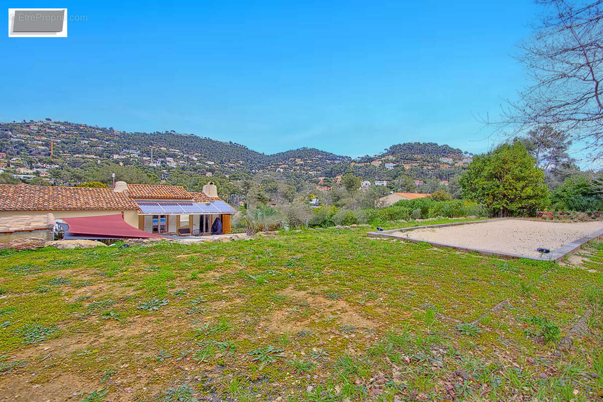 Maison à CARQUEIRANNE