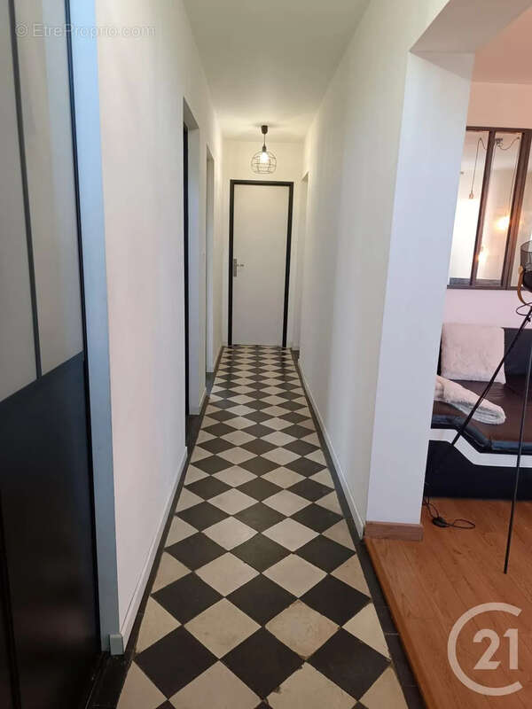 Maison 138 m² à Coutras  - photo 2