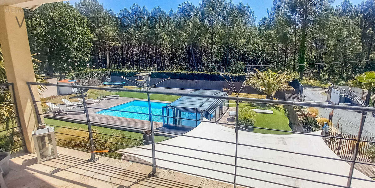 Maison à VENDAYS-MONTALIVET