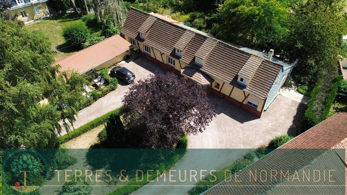 A vendre Propriété touristique de charme au cur de la campagne normande, offrant un cadre paisible et un fort potentiel d'activ - photo 2