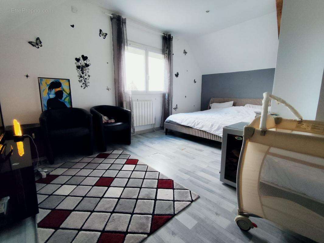 Maison à MAINVILLIERS