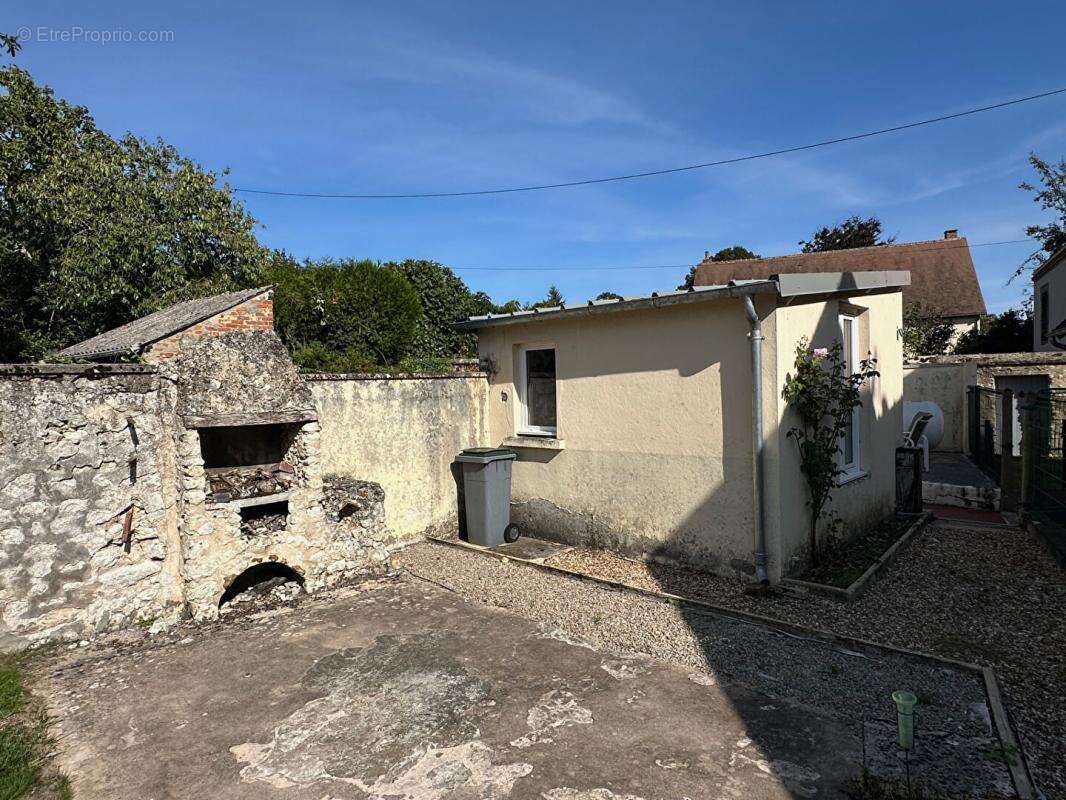 Maison à CONDE-SUR-HUISNE