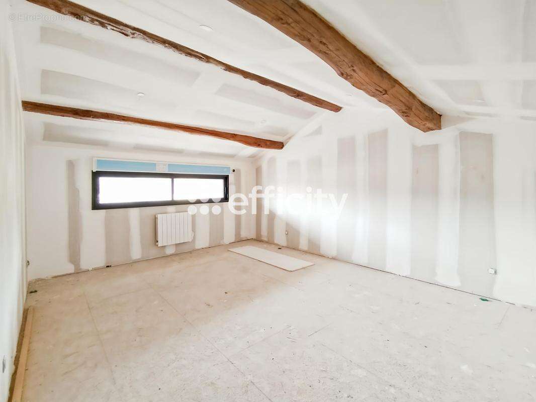 Maison 153 m² à Saint-Germain-De-Marencennes  - photo 9
