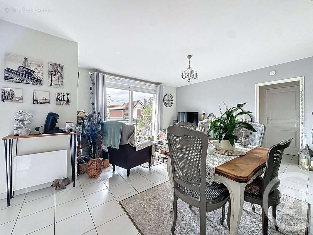 Appartement à SAINTE-SAVINE