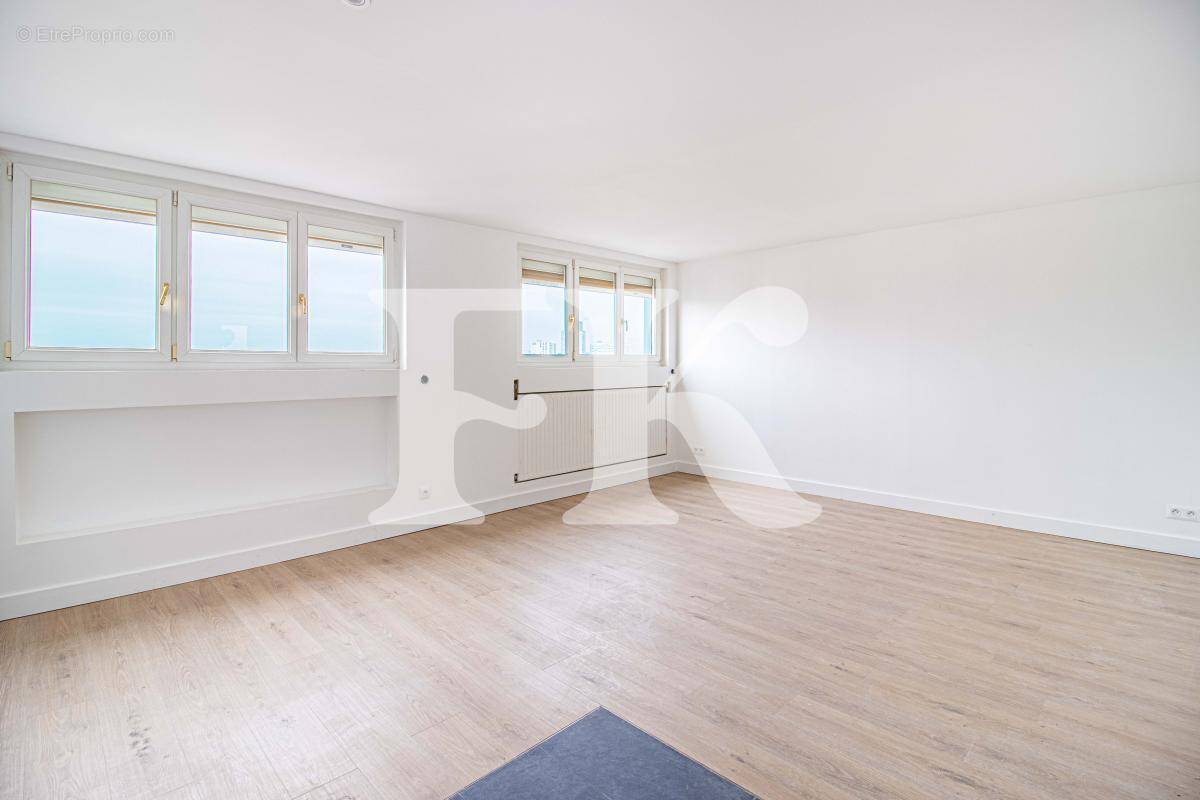 Appartement à COLOMBES