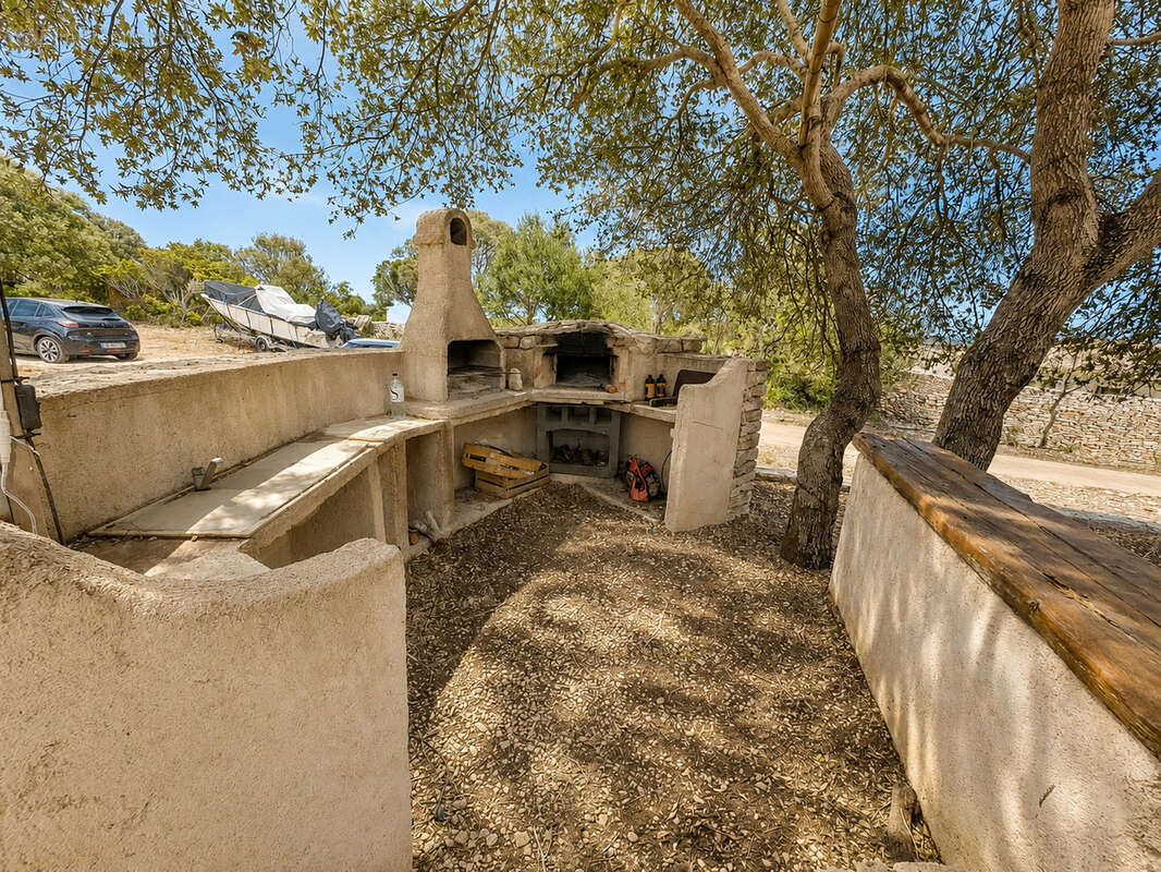 Propriété avec dépendance sur grand terrain constructible à 5 min de la plage de Bonifacio - photo 47