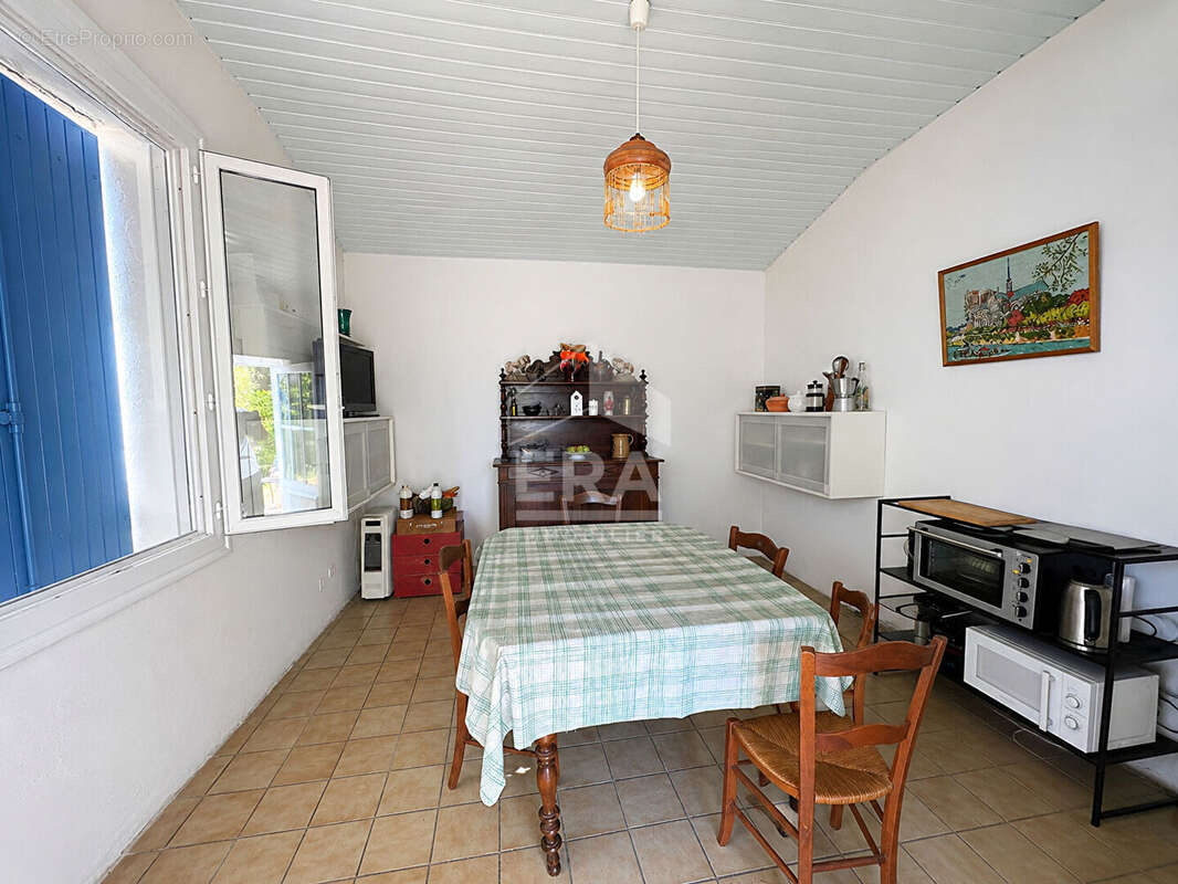 Opportunité rare : maison et terrain constructible de 650 m² - photo 2