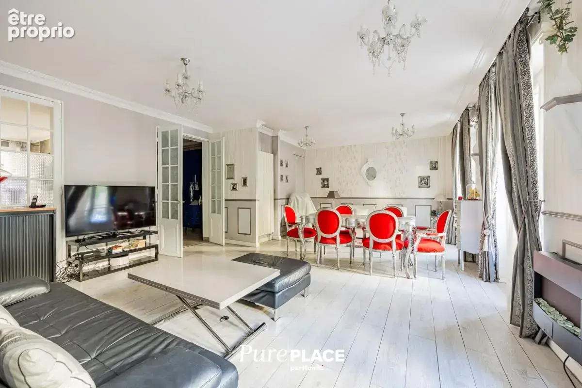 Appartement T4 de 122 m² à Paris 75010, Boulevard de Magenta - photo 2