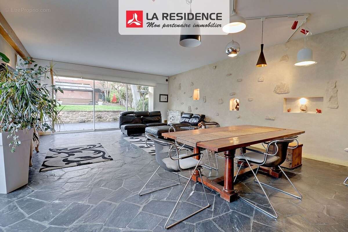 Maison 253 m² à Maule  - photo 2