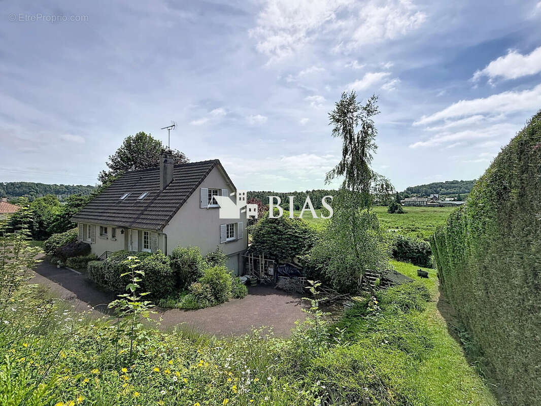 Maison 134 m² à Beaumont-Le-Roger  - photo 2