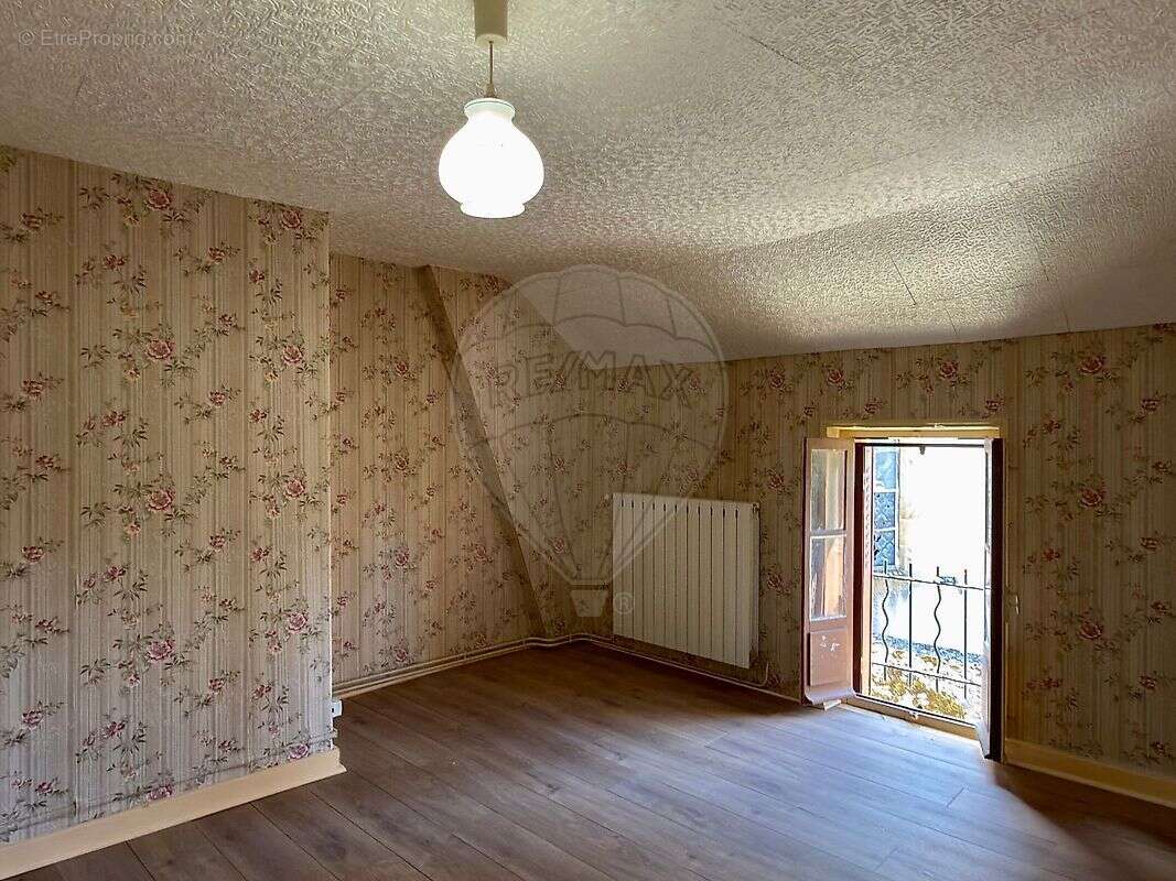 Maison à SAINT-LEGER-DES-VIGNES