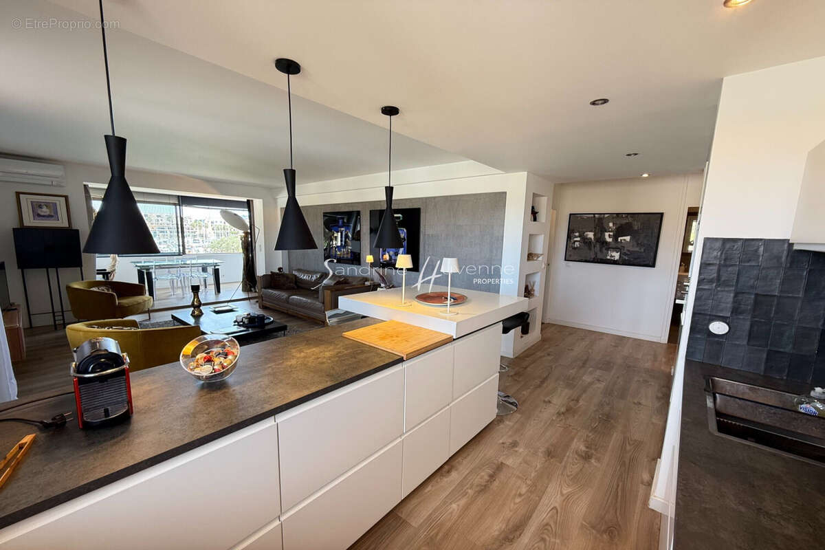 Appartement à COGOLIN