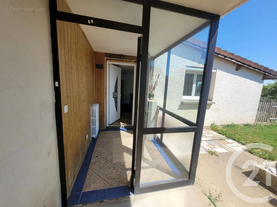 Maison 135 m² à Louhans  - photo 4