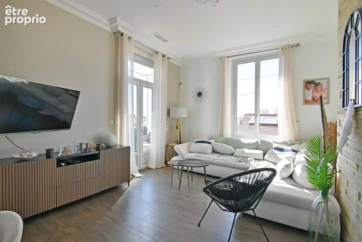 Appartement de 4 pièces de 97 m² à Nîmes - photo 2