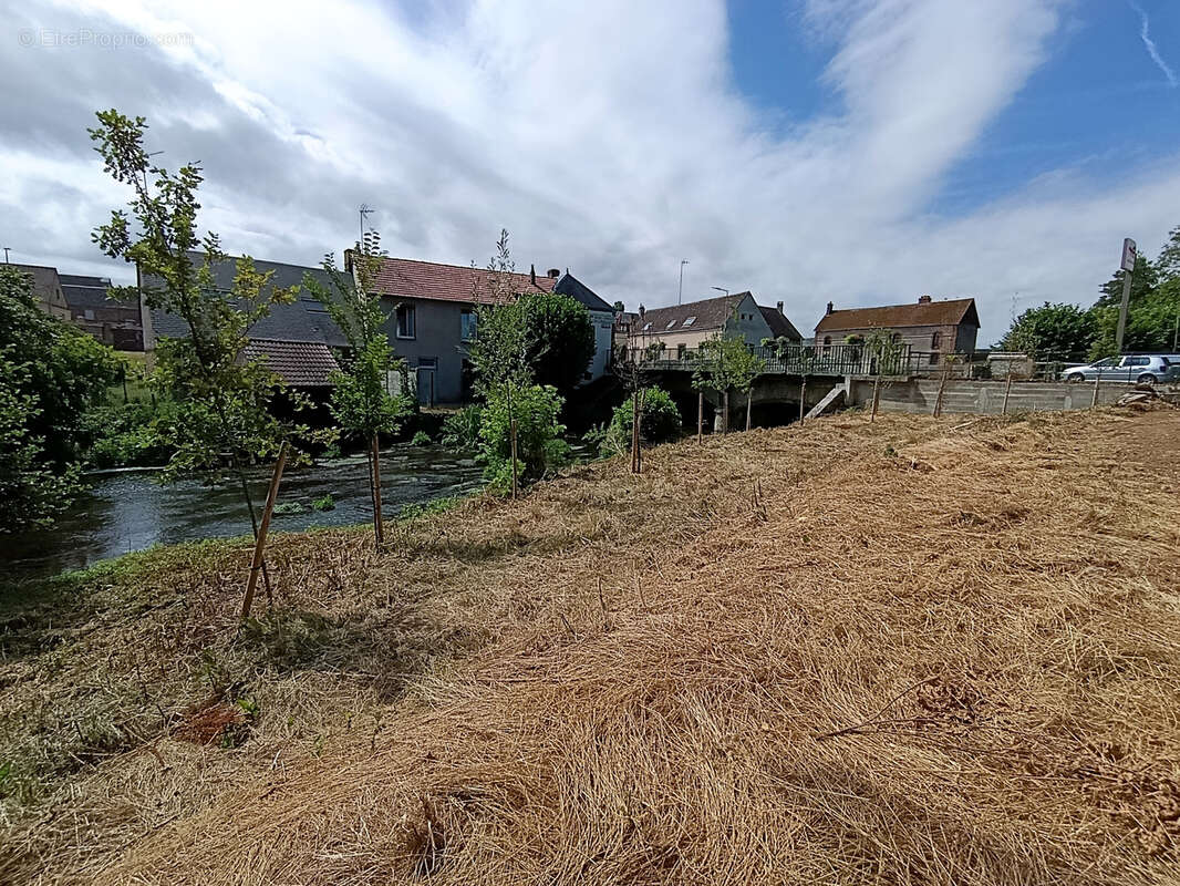 Terrain à bâtir de 435 m2 viabilisé avec accès à l’Eure - photo 2