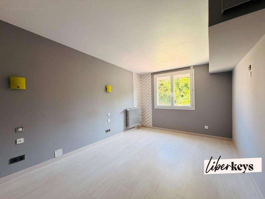 La châtaigneraie – maison de ville 269 m² avec studio indépendant : résidence familiale ou investissement locatif à fort potenti - photo 14