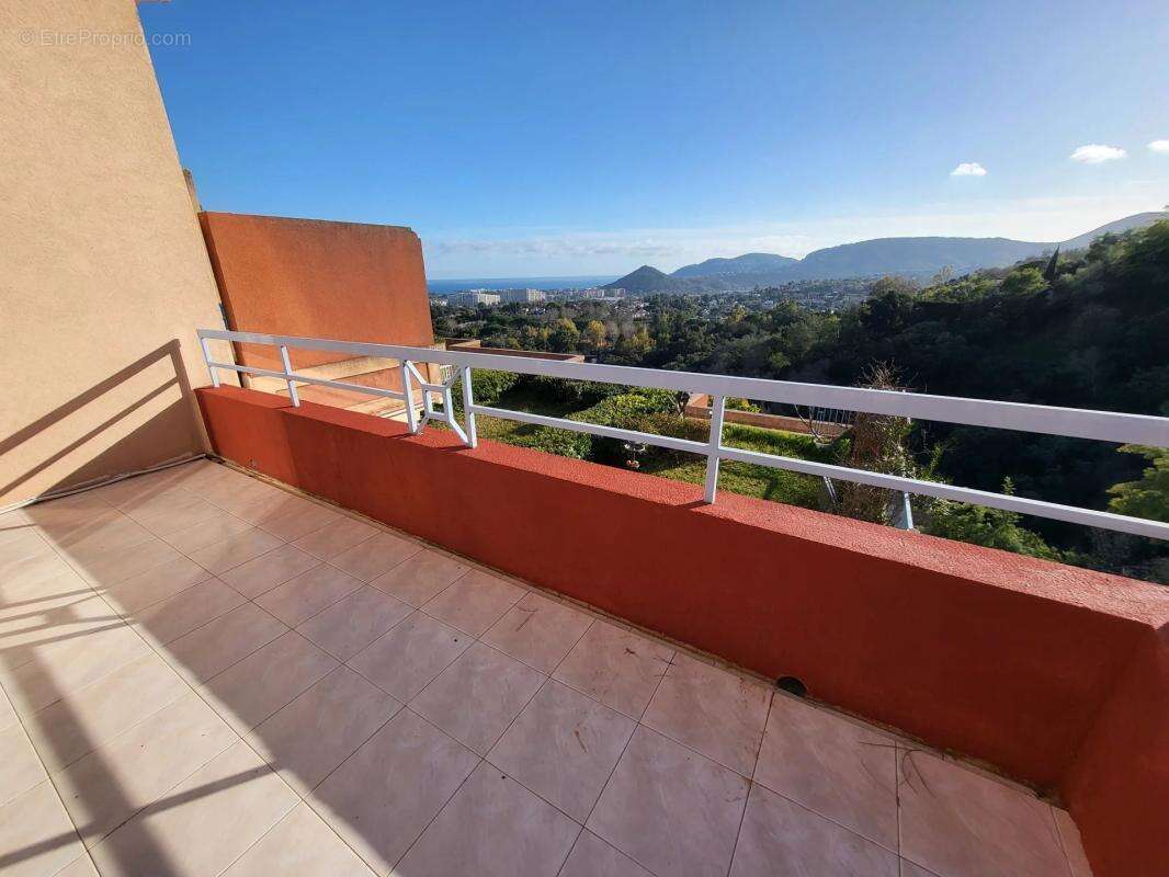 Appartement à MANDELIEU-LA-NAPOULE