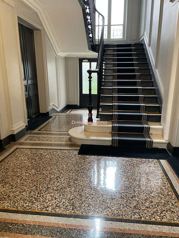 Appartement à PARIS-8E