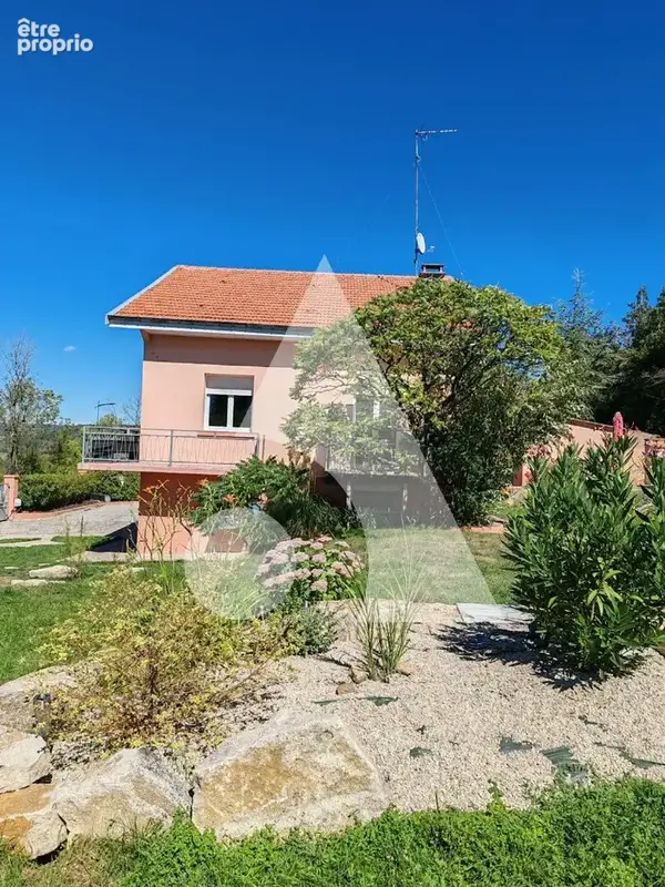 Maison familiale de 165 m² avec jardin et dépendance, sans travaux ! - photo 2