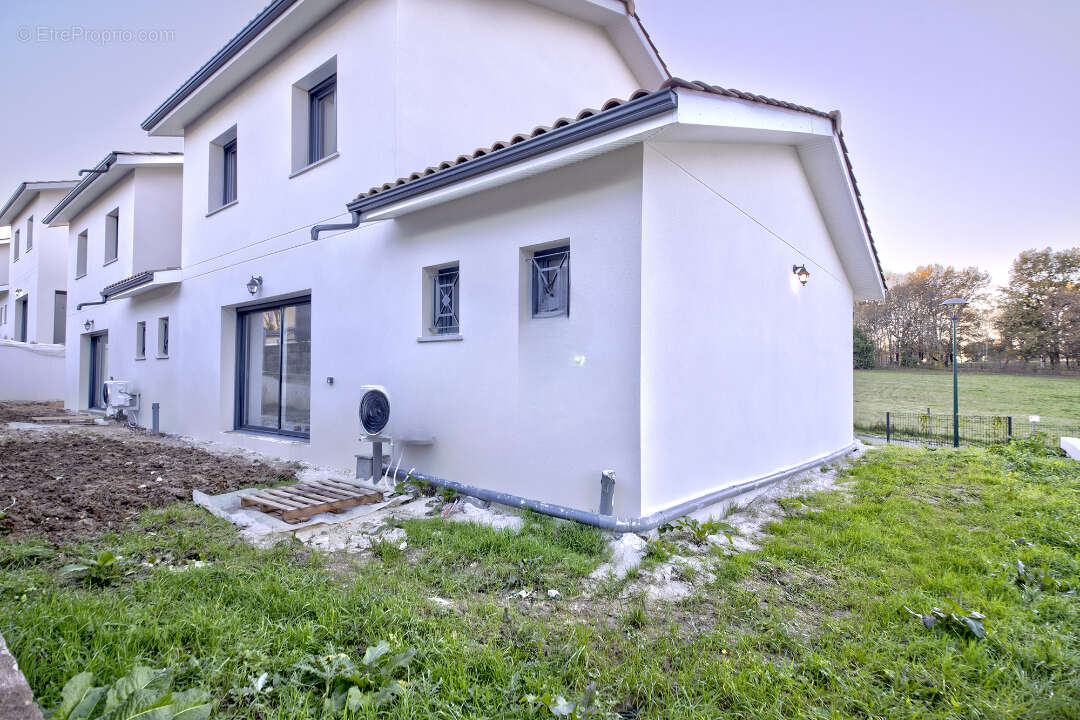 Maison à POMPIGNAC