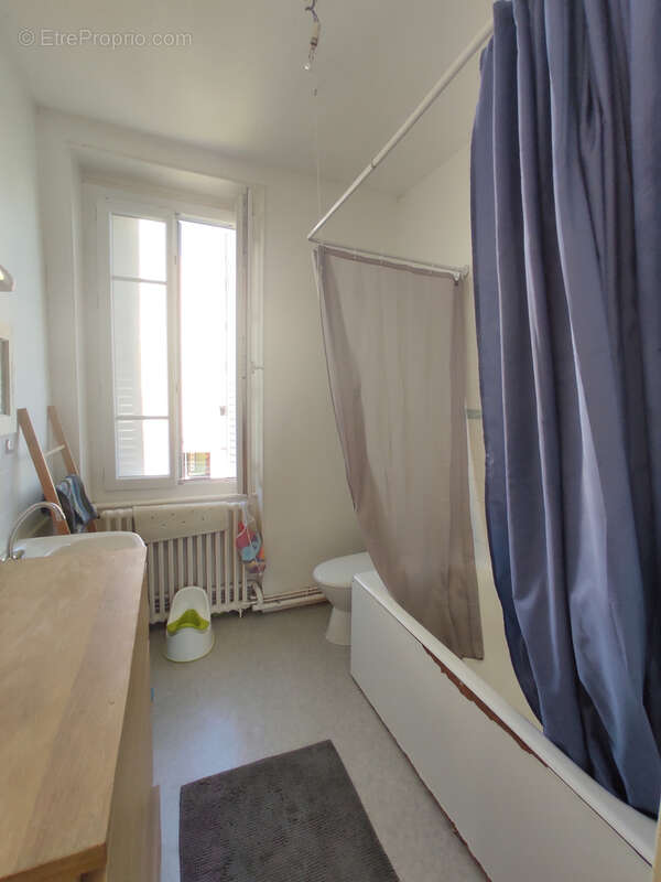 Ensemble immobilier à LIMOGES comprenant deux maisons (une louée et une vide) sur une belle parcelle de 840 m2. - photo 9