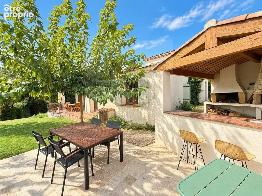 Guilles, à pied du village : maison familiale avec piscine et vue sans vis-à-vis - photo 4