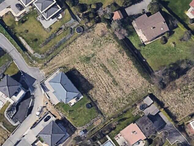 Terrain à VETRAZ-MONTHOUX