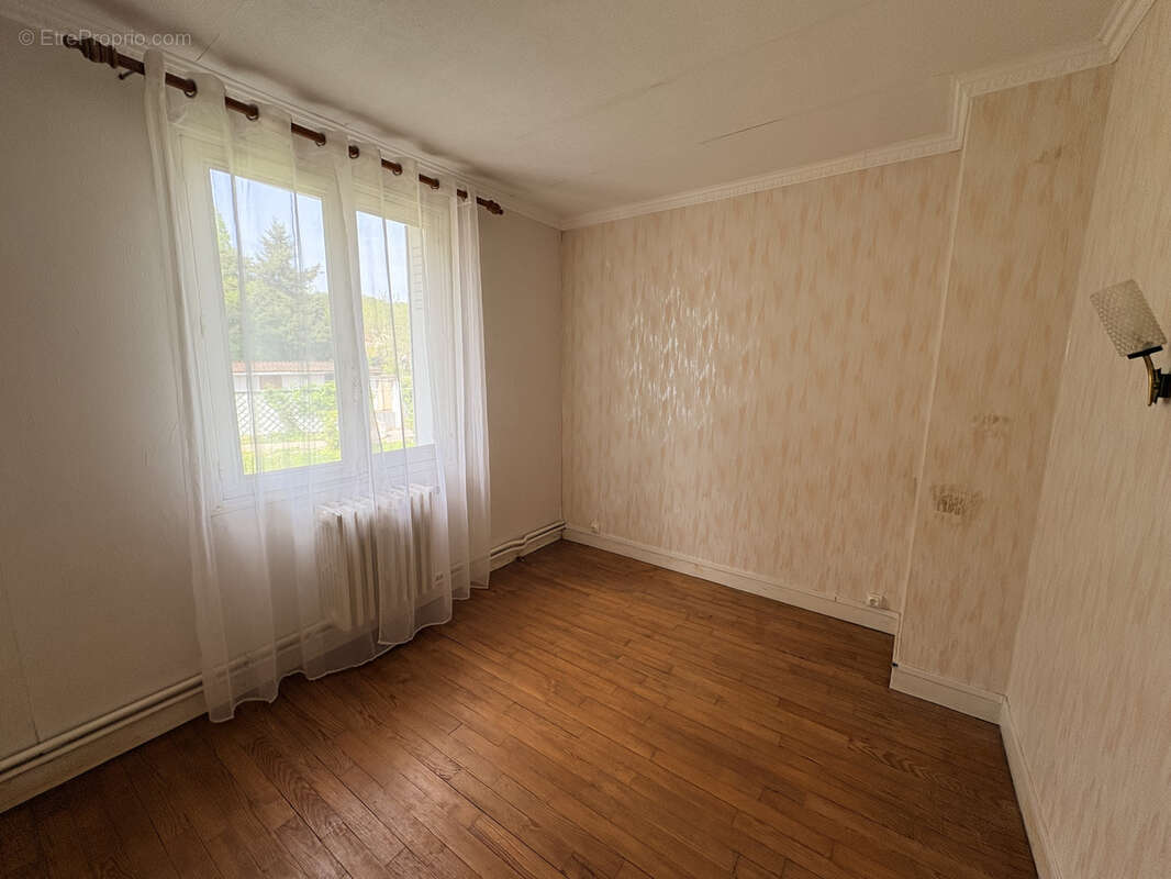 Maison à FONTAINE-LA-GUYON