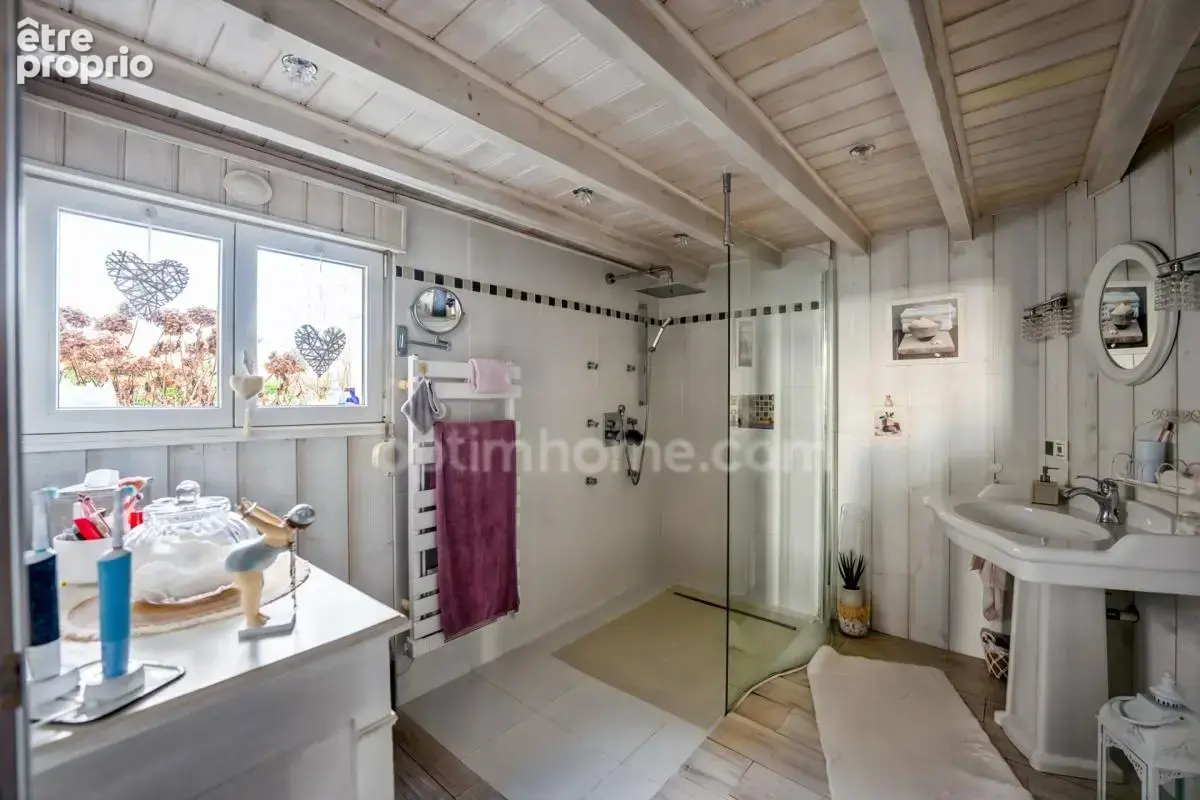 Maison en pierre de Loire à Saumur avec piscine, dépendances et terrain de 8 147m2 - photo 7