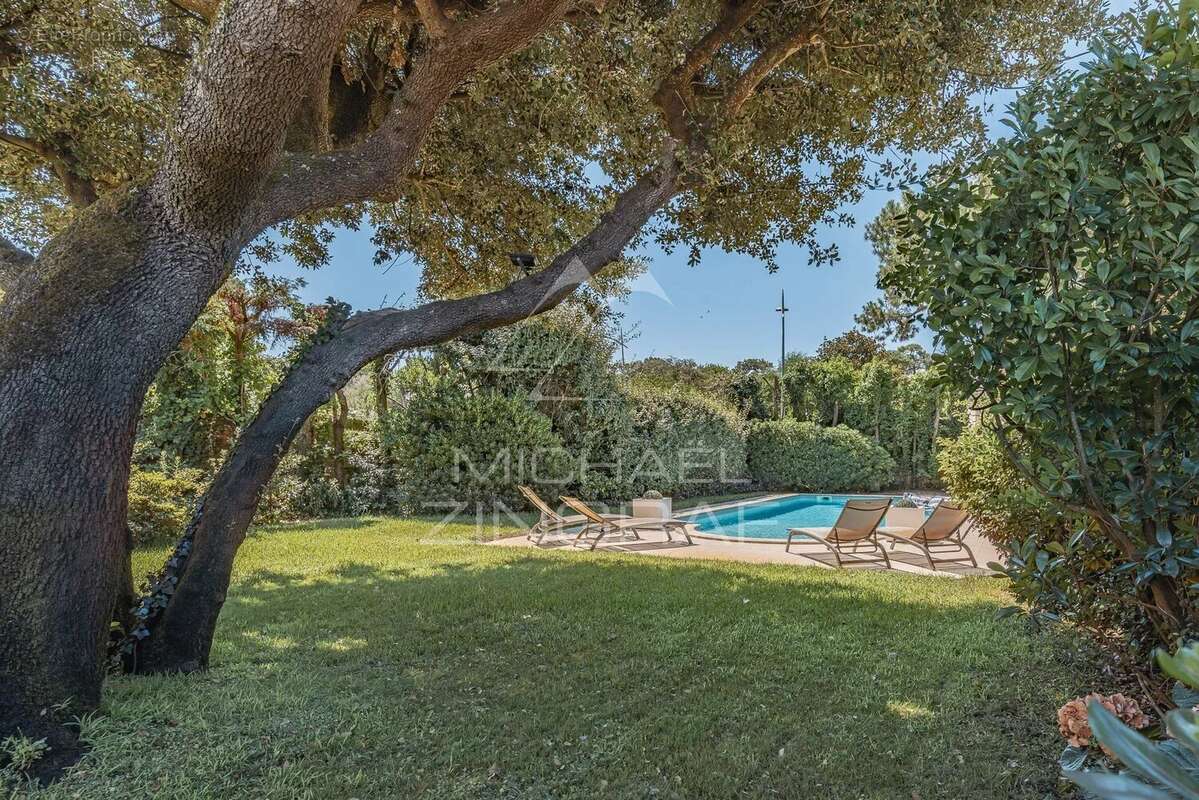 Élégante villa à quelques pas de la plage - photo 9