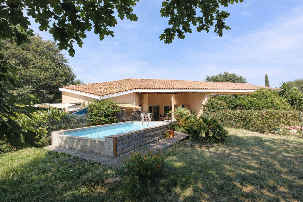 Maison à LAROQUE-DES-ALBERES