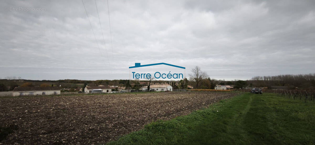 Terrain à CIERZAC