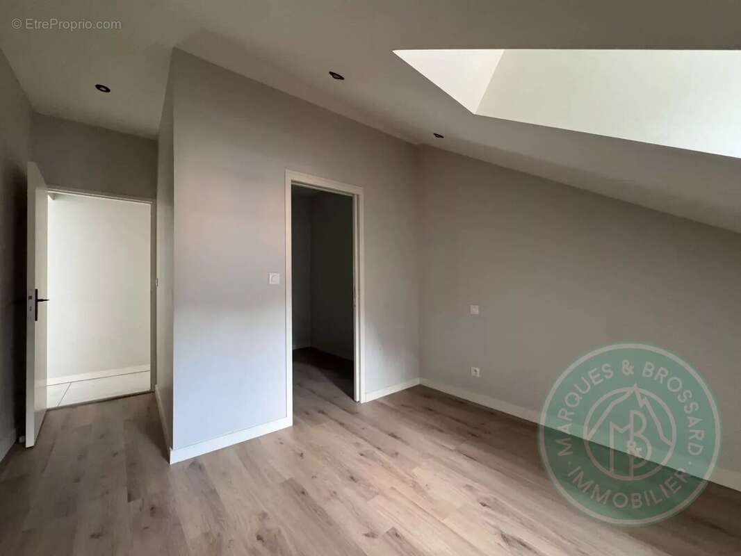 Duplex T4 avec terrasse et balcon – Hyper centre de Tarbes - photo 8