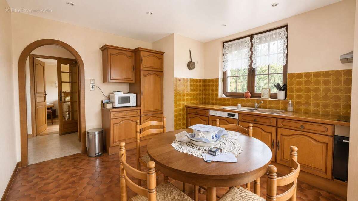 Maison à SAINT-CHRISTOPHE-VALLON