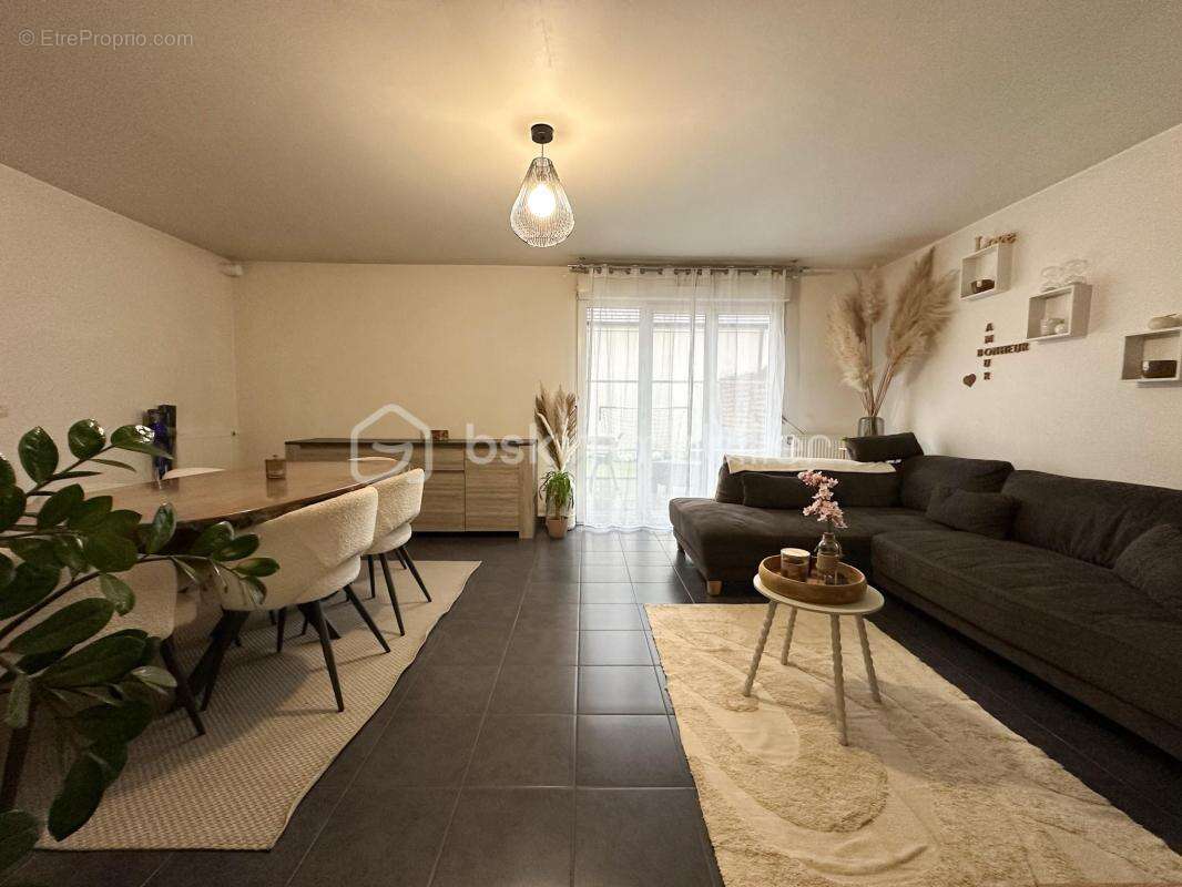 Maison à SAVIGNY-LE-TEMPLE