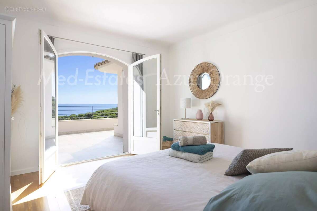 Rare - Sainte-Maxime - Villa vue mer panoramique  - 5 chambres - photo 7