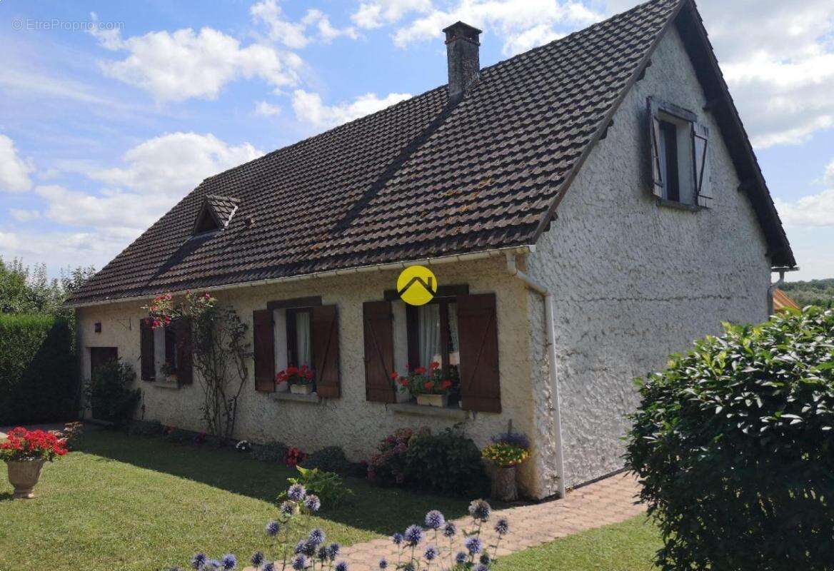 Maison à BLENEAU