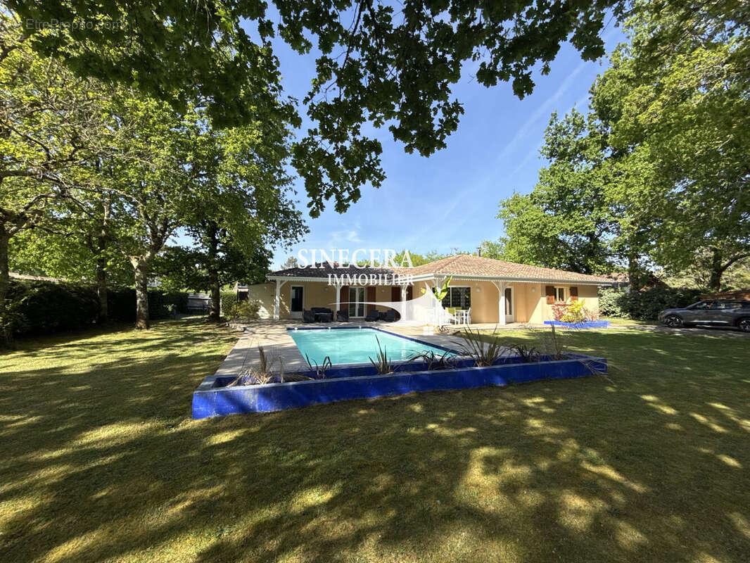 Maison à SALLES